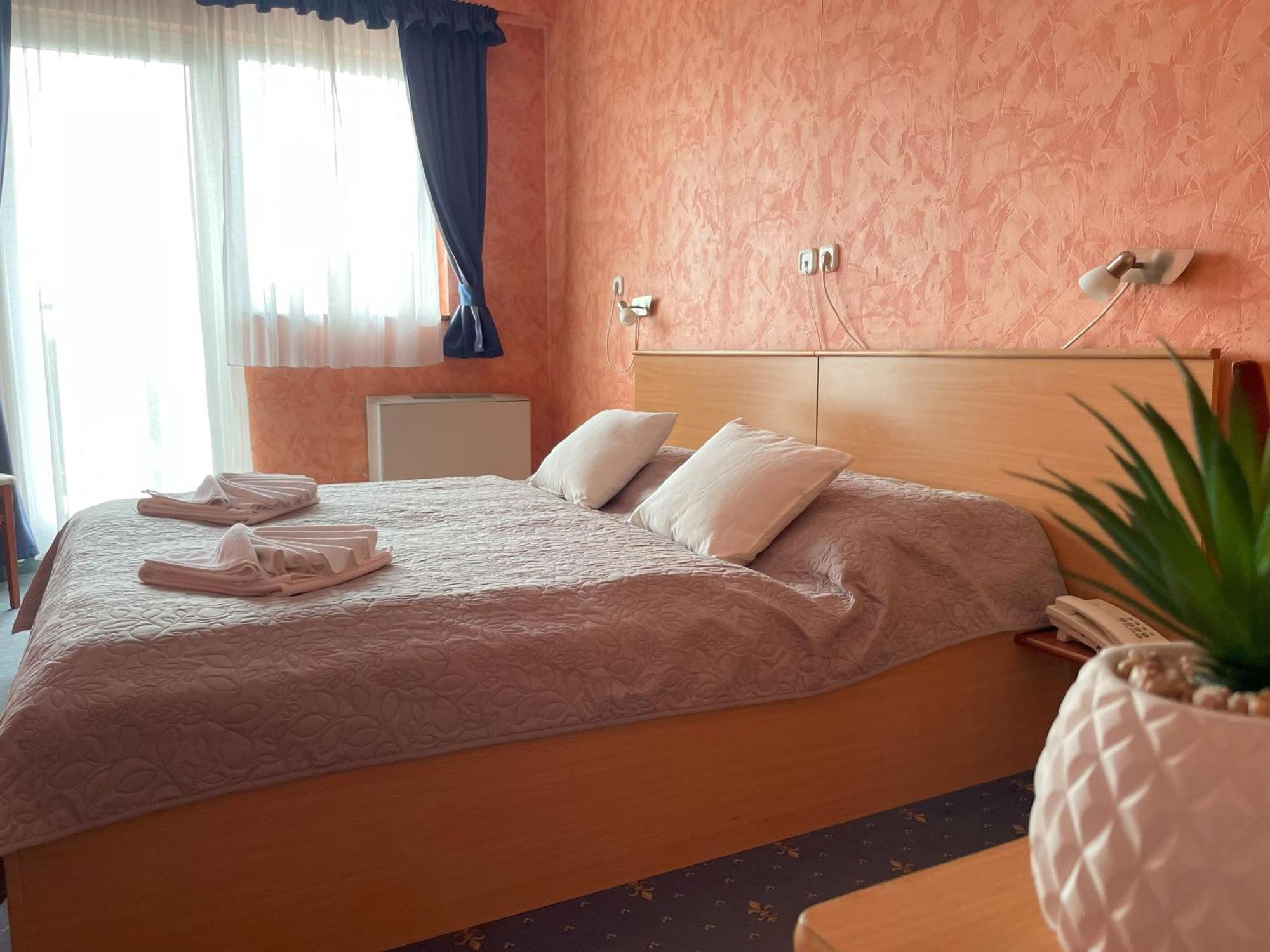 Koenig Hotel Nagykanizsa Eksteriør bilde
